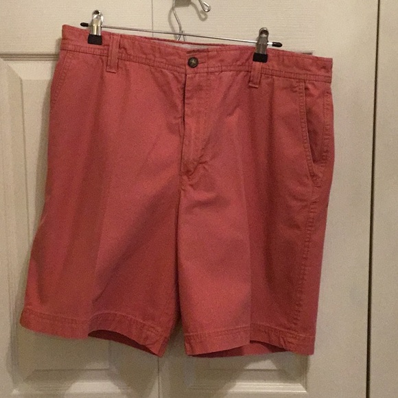 Izod red light wash shorts. Size 36. - Picture 4 of 5